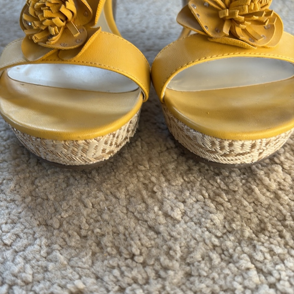 Avon fashion Wedge Sandals and Handbag - Picture 4 of 17